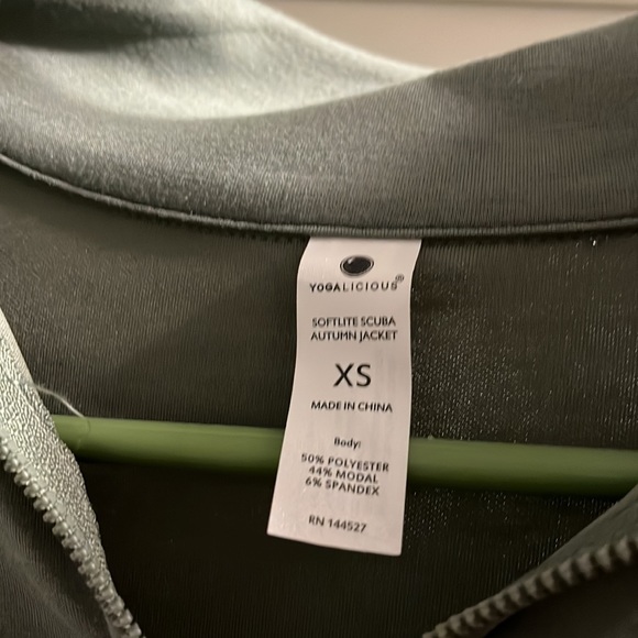 New without tag Yogalivious Yoga jacket - Picture 3 of 4